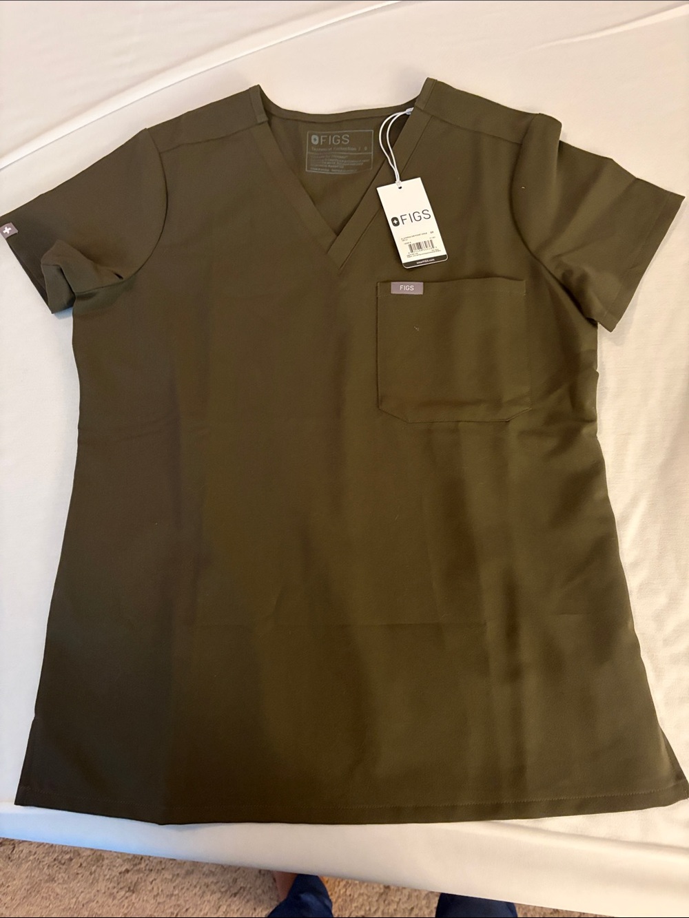 FIGS women’s dark Olive V-Neck Scrub Top